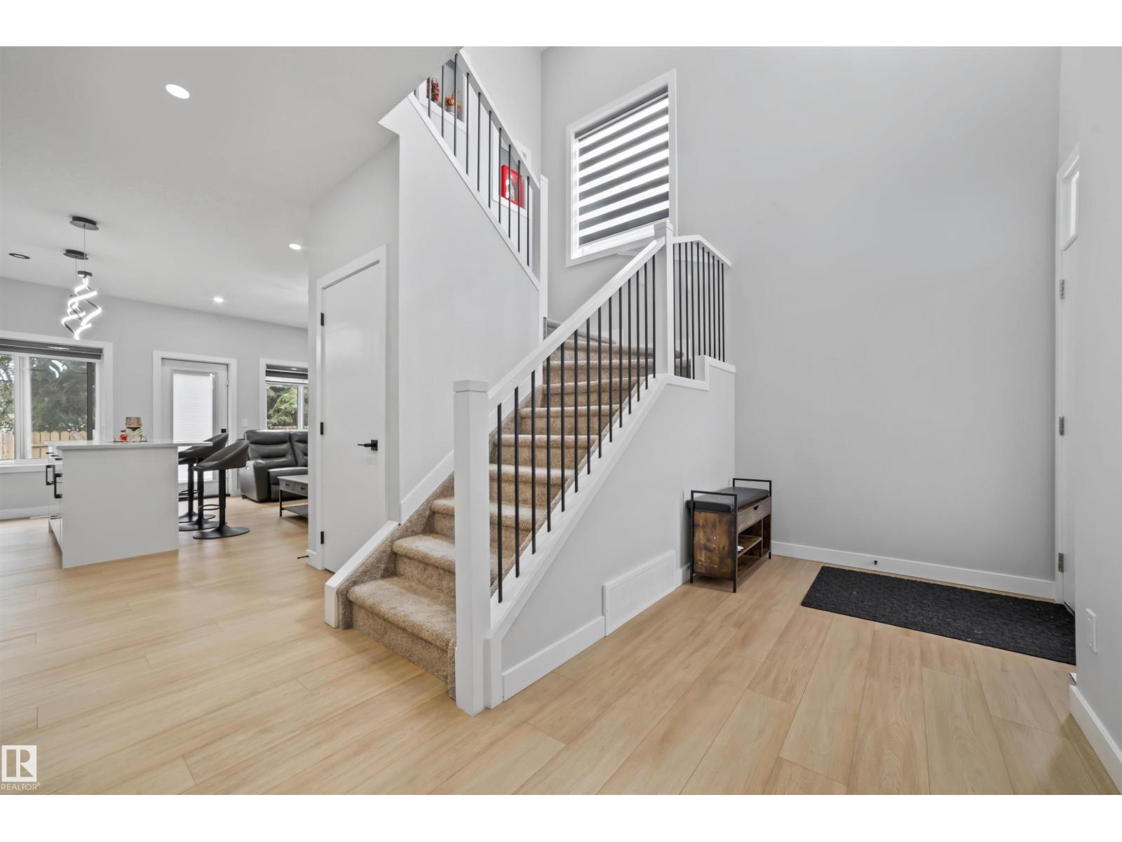 3516 33 Ave Nw, Edmonton, Alberta  T6L 5G6 - Photo 4 - E4457355