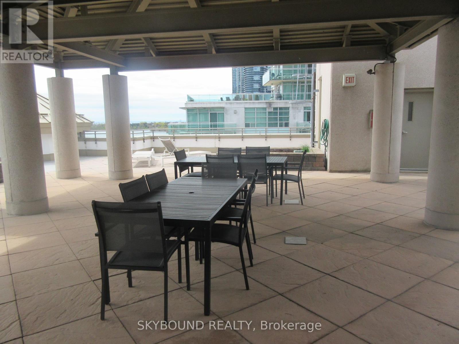 809 - 88 Palace Pier Court, Toronto, Ontario  M8V 4C2 - Photo 15 - W12400866