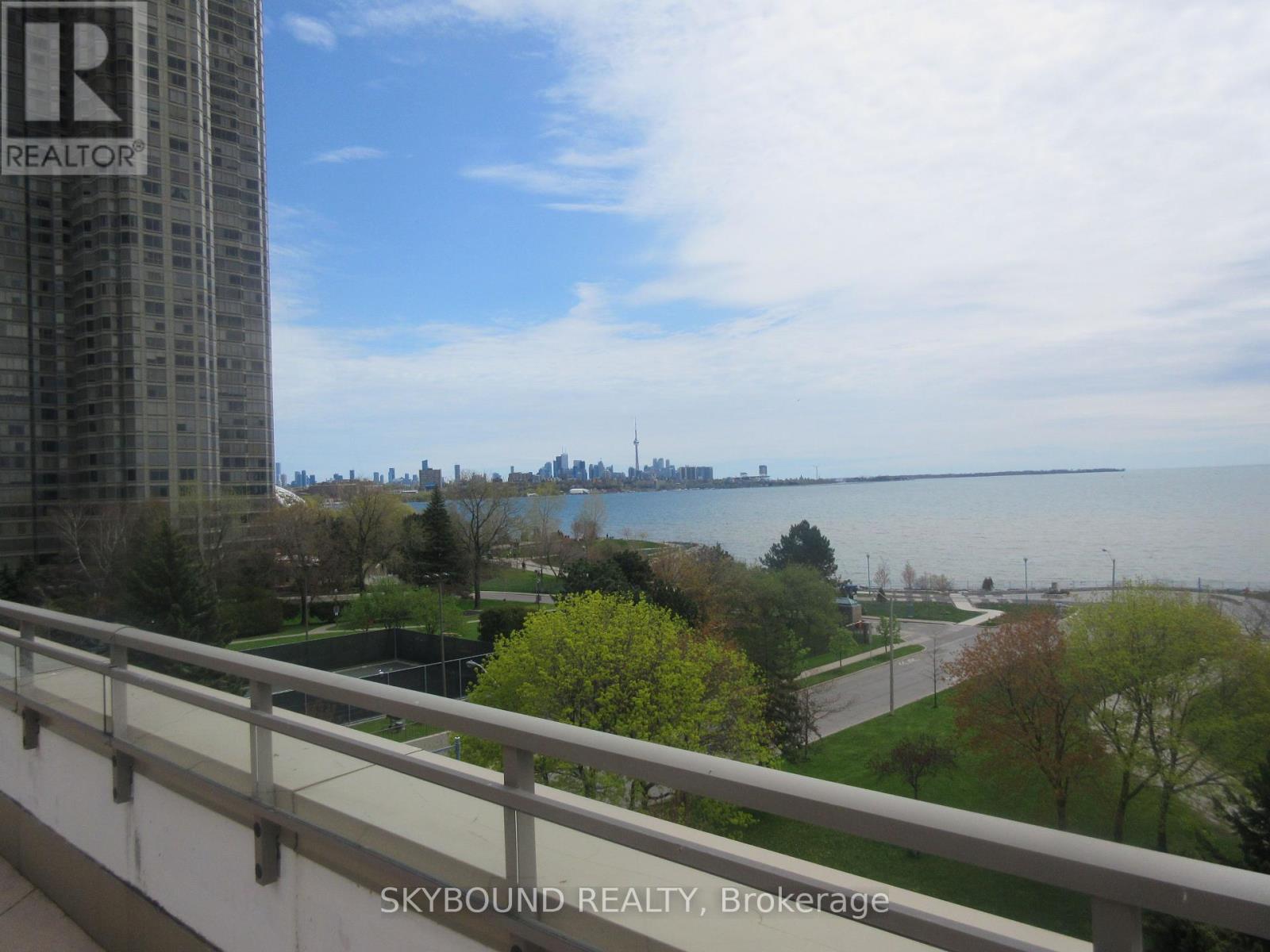 809 - 88 Palace Pier Court, Toronto, Ontario  M8V 4C2 - Photo 16 - W12400866