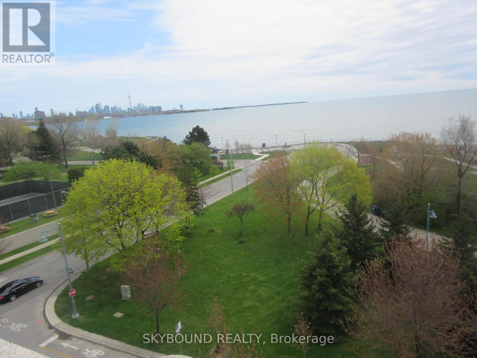 809 - 88 Palace Pier Court, Toronto, Ontario  M8V 4C2 - Photo 19 - W12400866