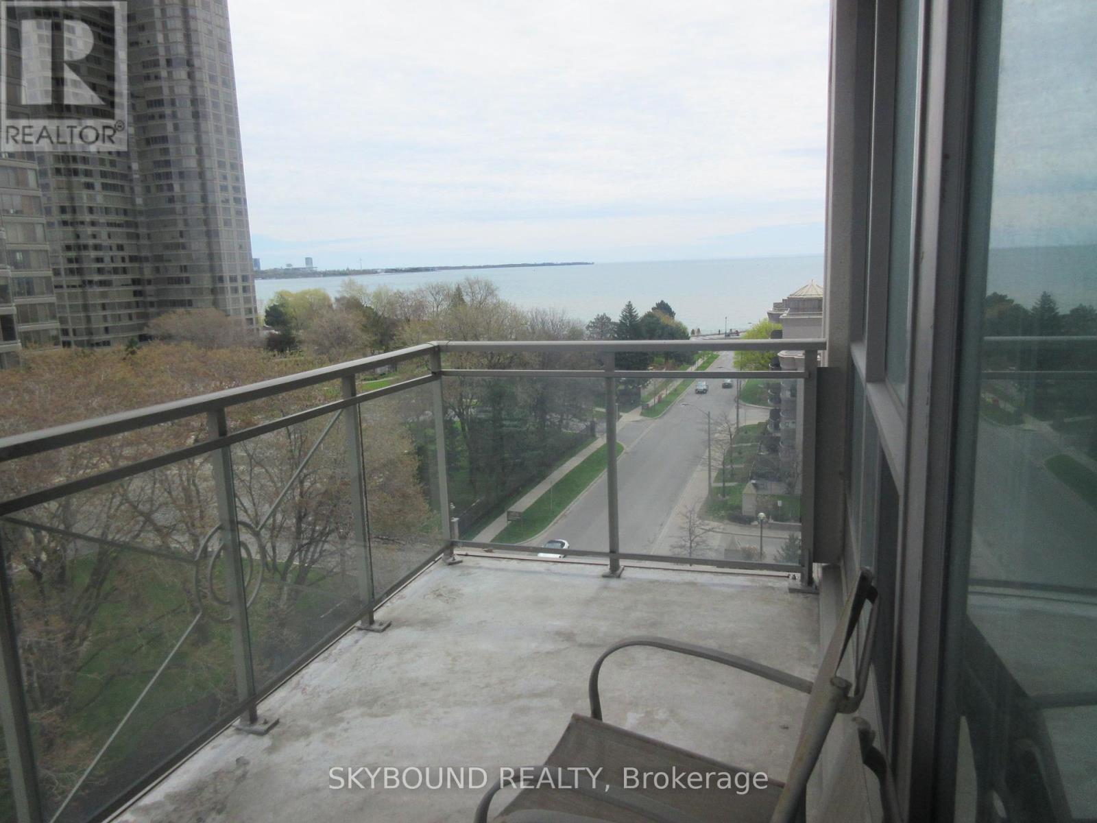 809 - 88 Palace Pier Court, Toronto, Ontario  M8V 4C2 - Photo 22 - W12400866