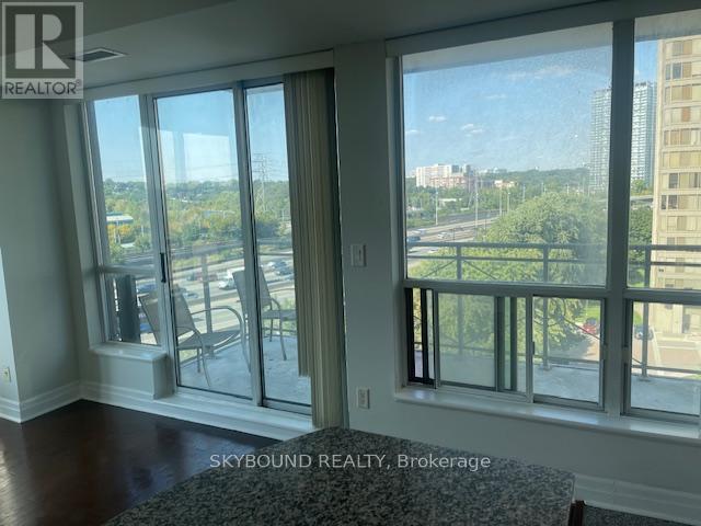 809 - 88 Palace Pier Court, Toronto, Ontario  M8V 4C2 - Photo 5 - W12400866