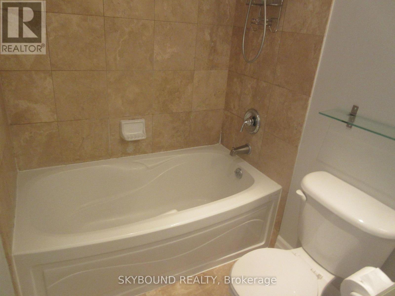 809 - 88 Palace Pier Court, Toronto, Ontario  M8V 4C2 - Photo 9 - W12400866