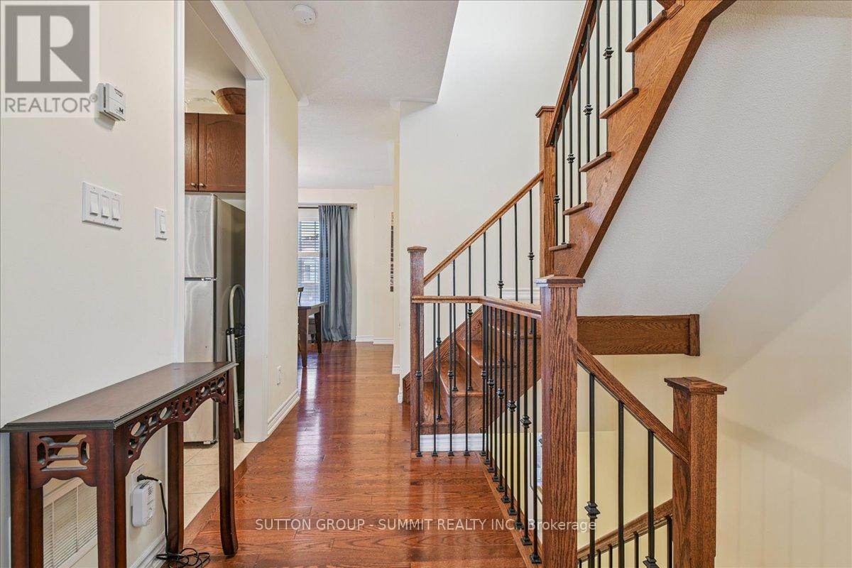 242 Andrews Trail, Milton, Ontario  L9T 6S6 - Photo 10 - W12400915