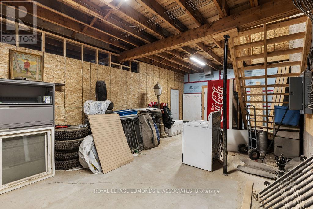 381 Supple Street, Pembroke, Ontario  K8A 3H7 - Photo 23 - X12400982
