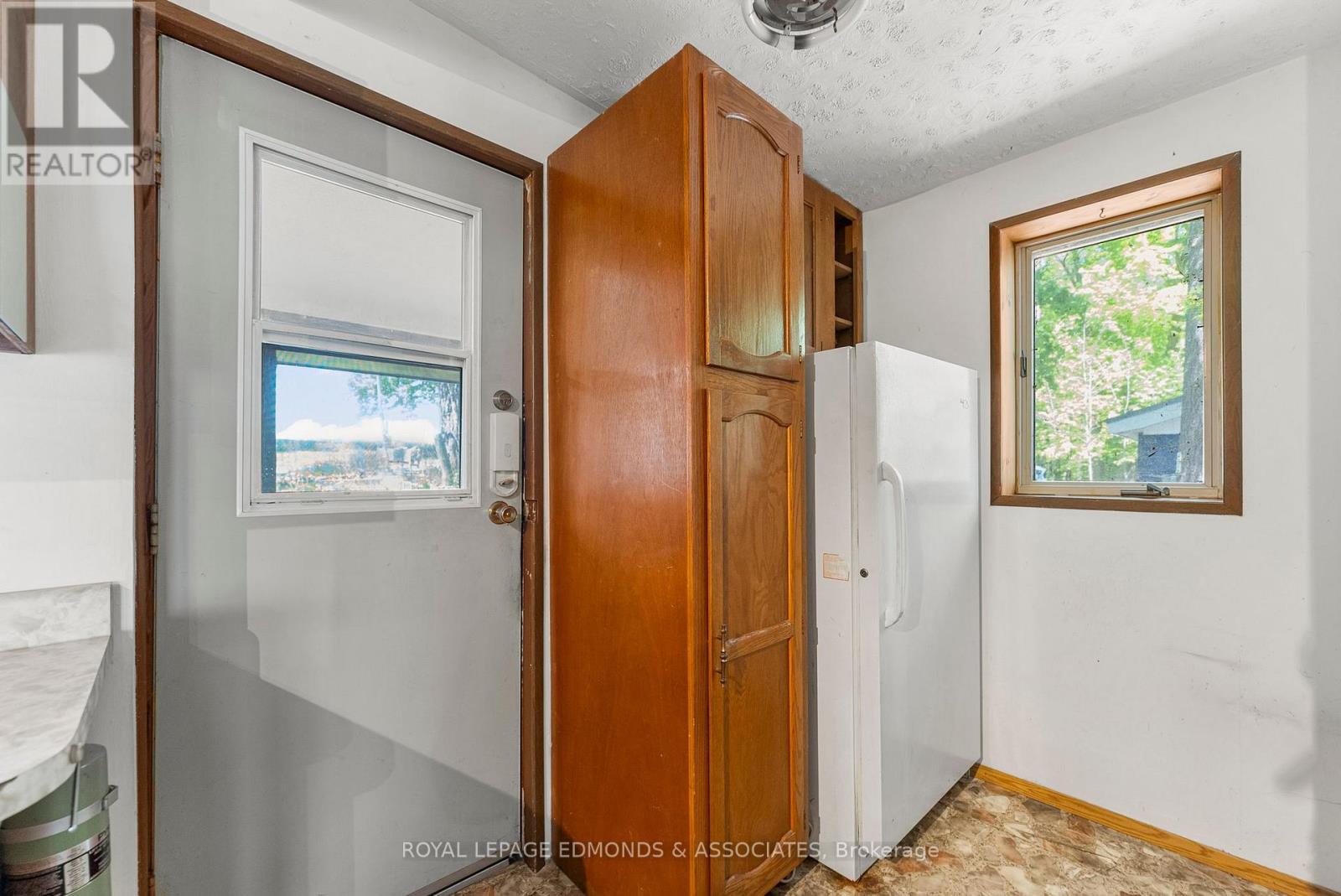 87 Cobble Stone Lane, Whitewater Region, Ontario  K0J 1K0 - Photo 7 - X12401072