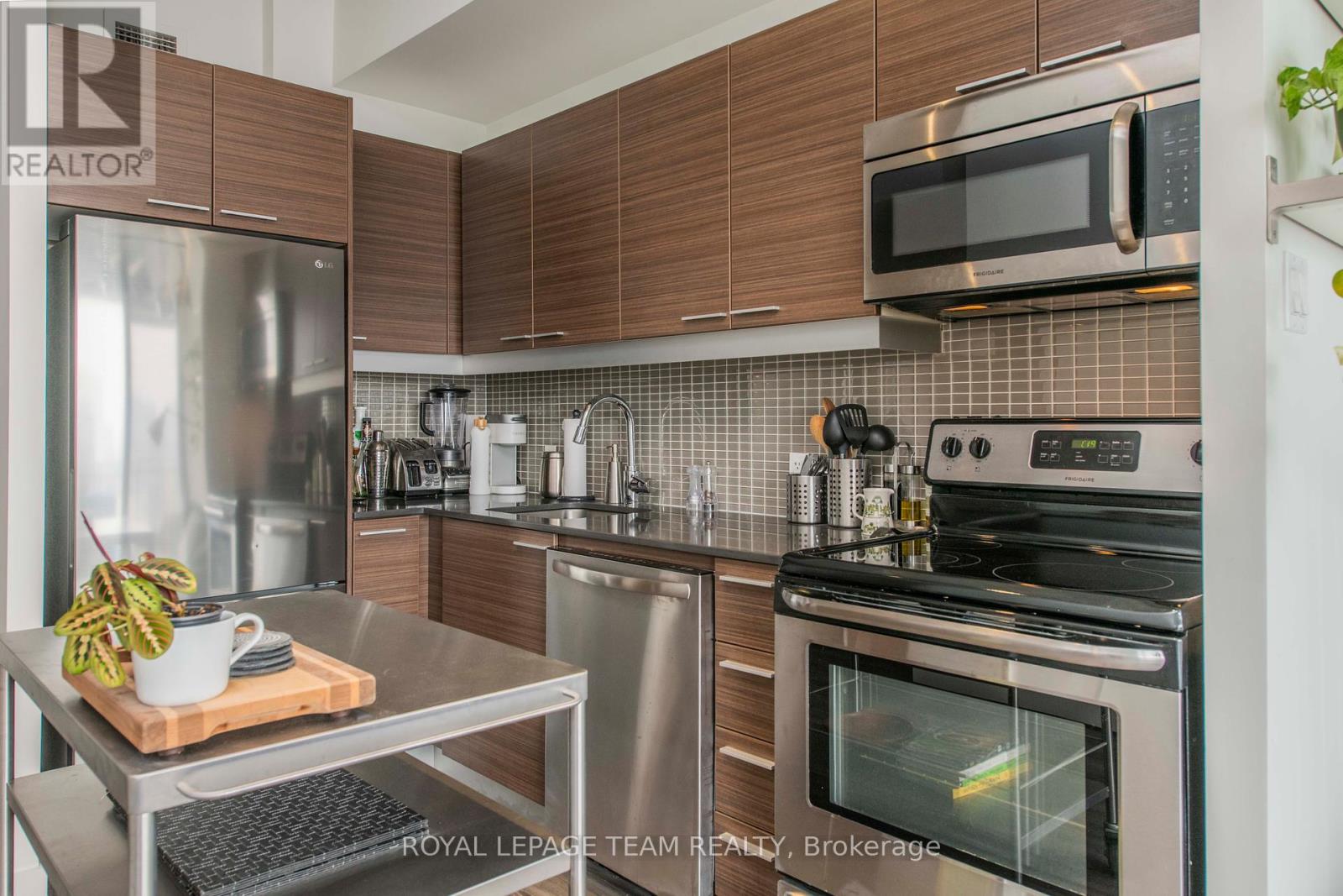 813 - 354 Gladstone Avenue, Ottawa, Ontario  K2P 0R4 - Photo 10 - X12401011