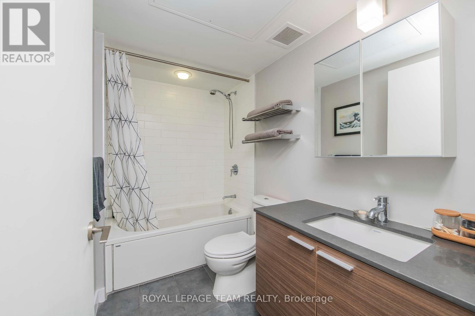813 - 354 Gladstone Avenue, Ottawa, Ontario  K2P 0R4 - Photo 17 - X12401011