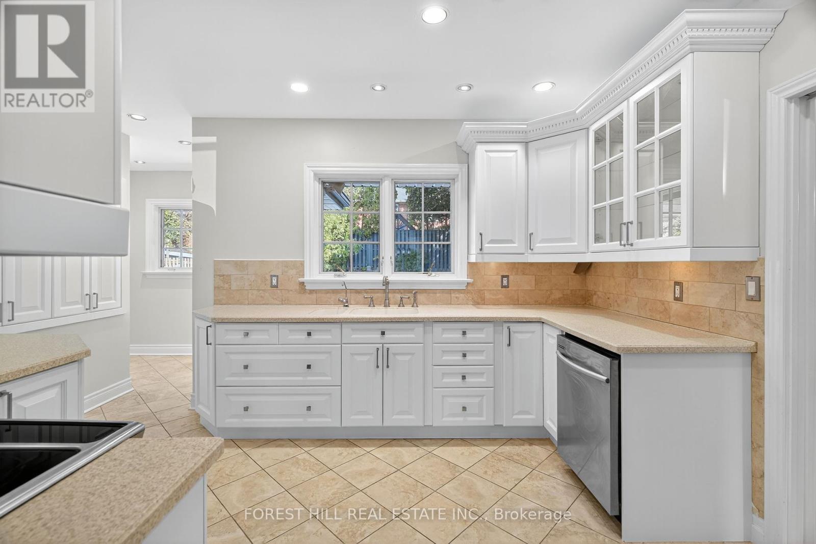 530 Blythwood Road, Toronto, Ontario  M4N 1B3 - Photo 12 - C12400965