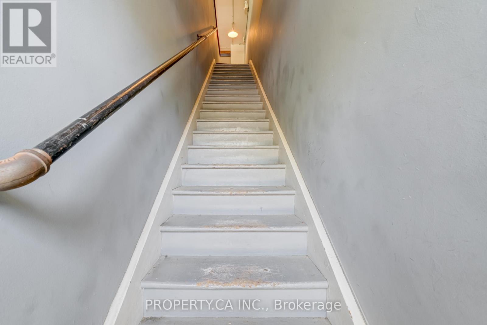Upper - 205 Augusta Avenue, Toronto, Ontario  M5T 2L4 - Photo 25 - C12401045