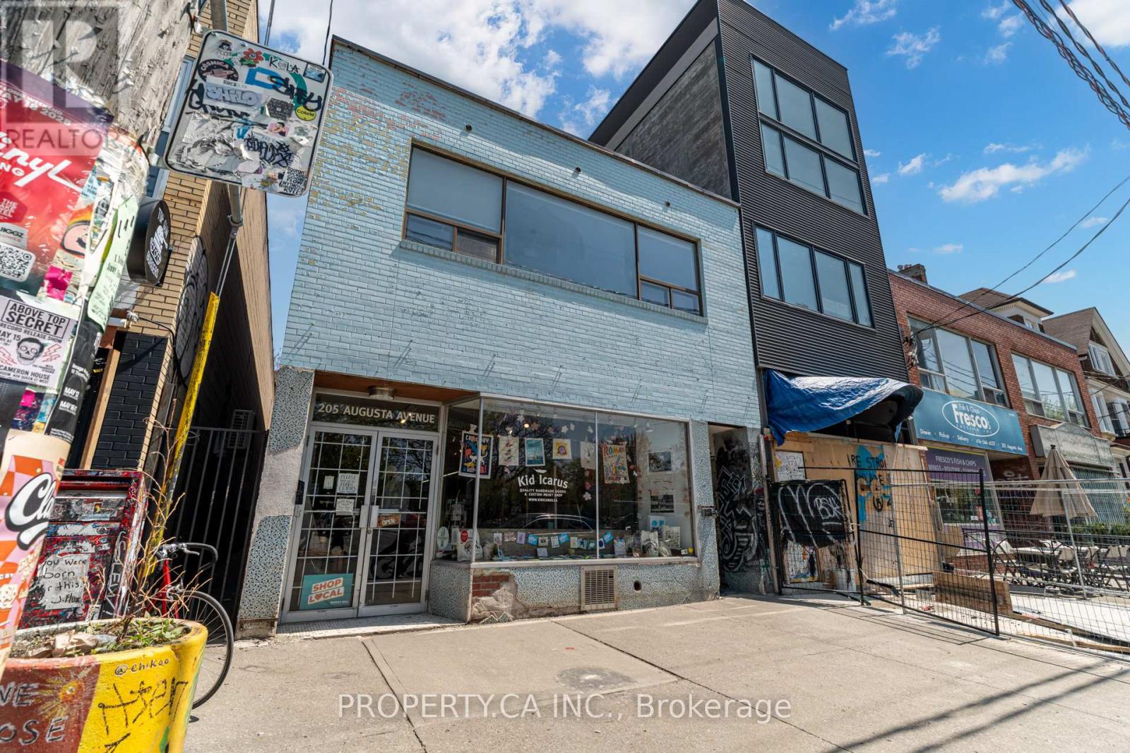 Upper - 205 Augusta Avenue, Toronto, Ontario  M5T 2L4 - Photo 26 - C12401045