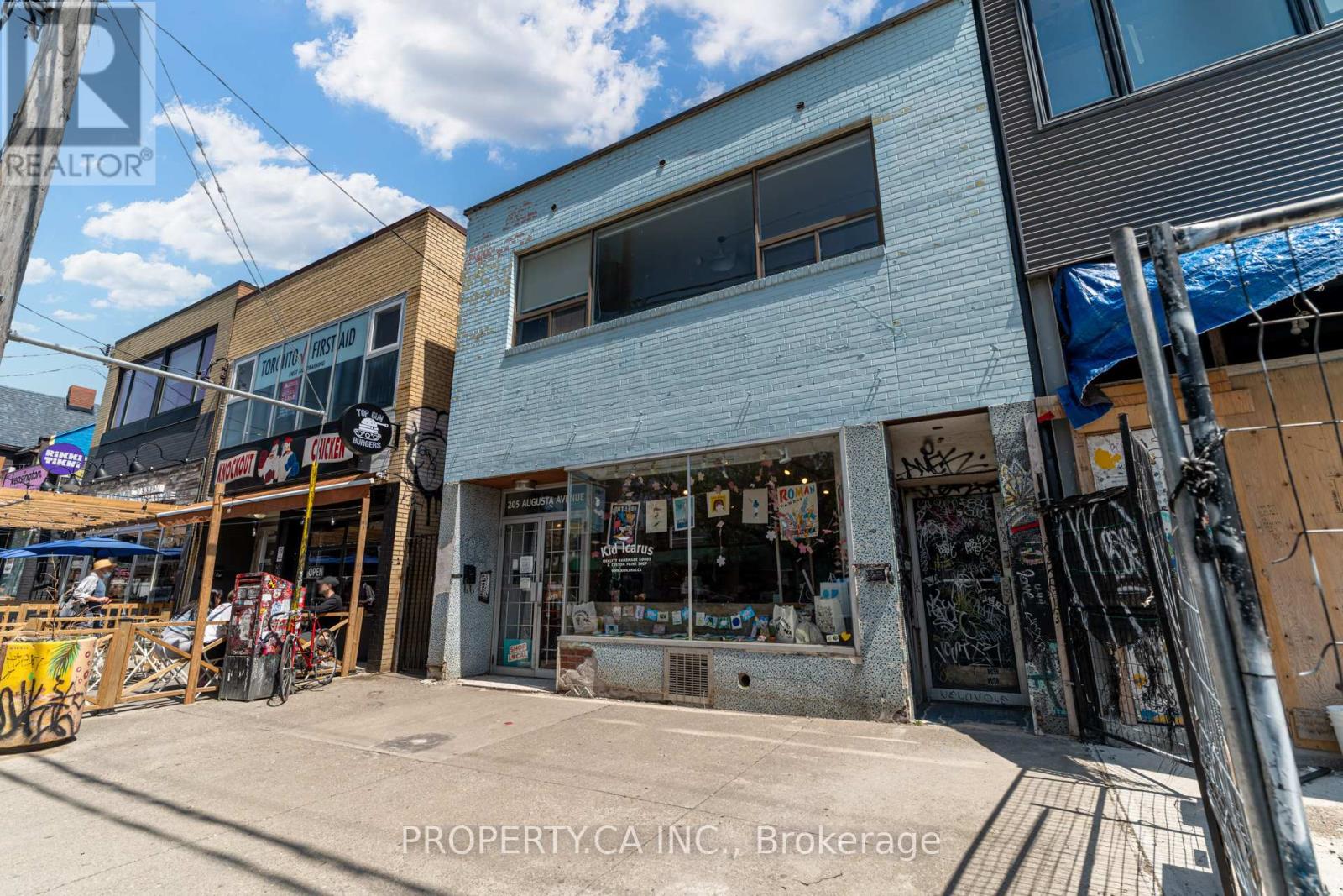 Upper - 205 Augusta Avenue, Toronto, Ontario  M5T 2L4 - Photo 27 - C12401045