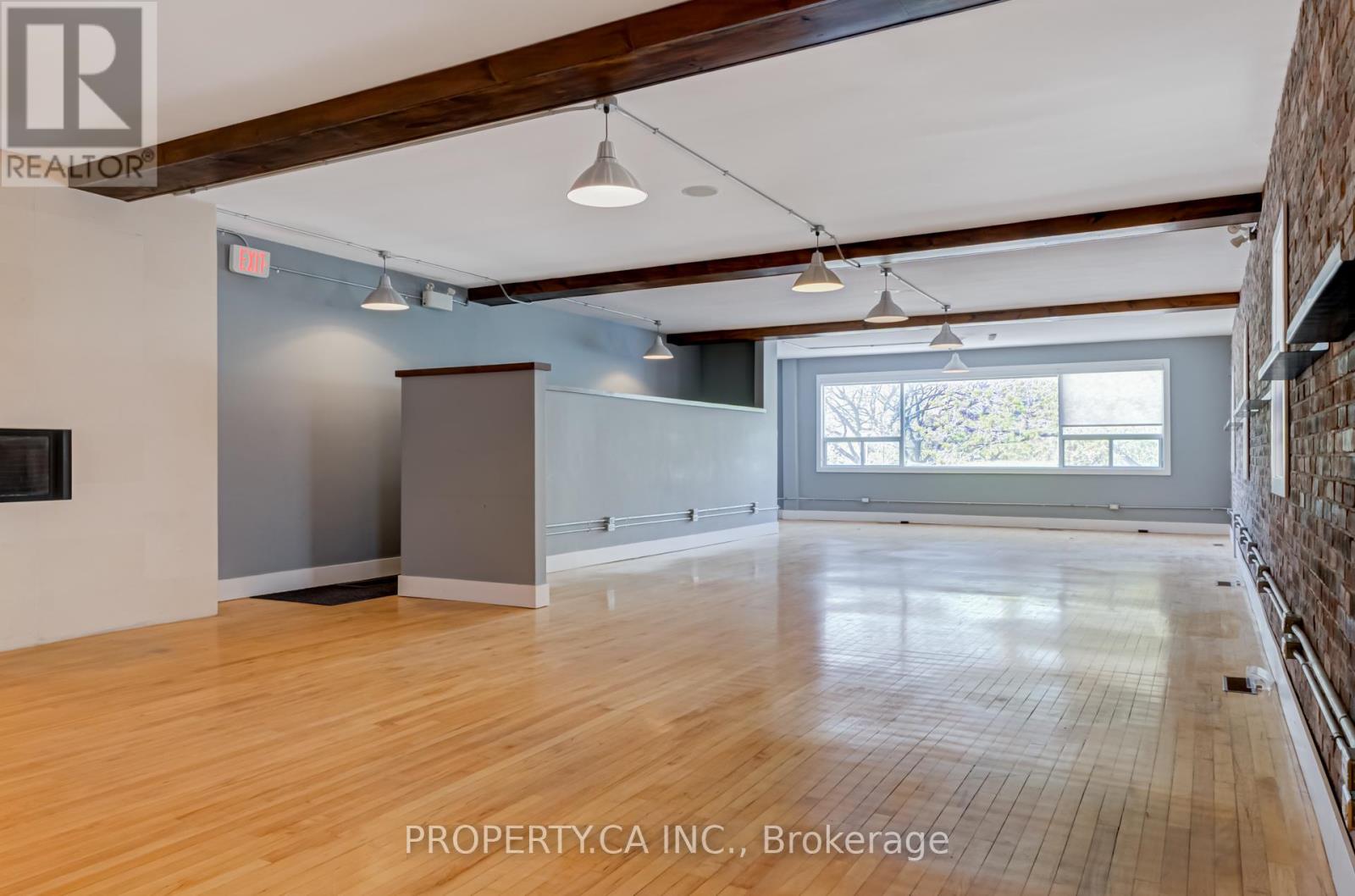 Upper - 205 Augusta Avenue, Toronto, Ontario  M5T 2L4 - Photo 4 - C12401045