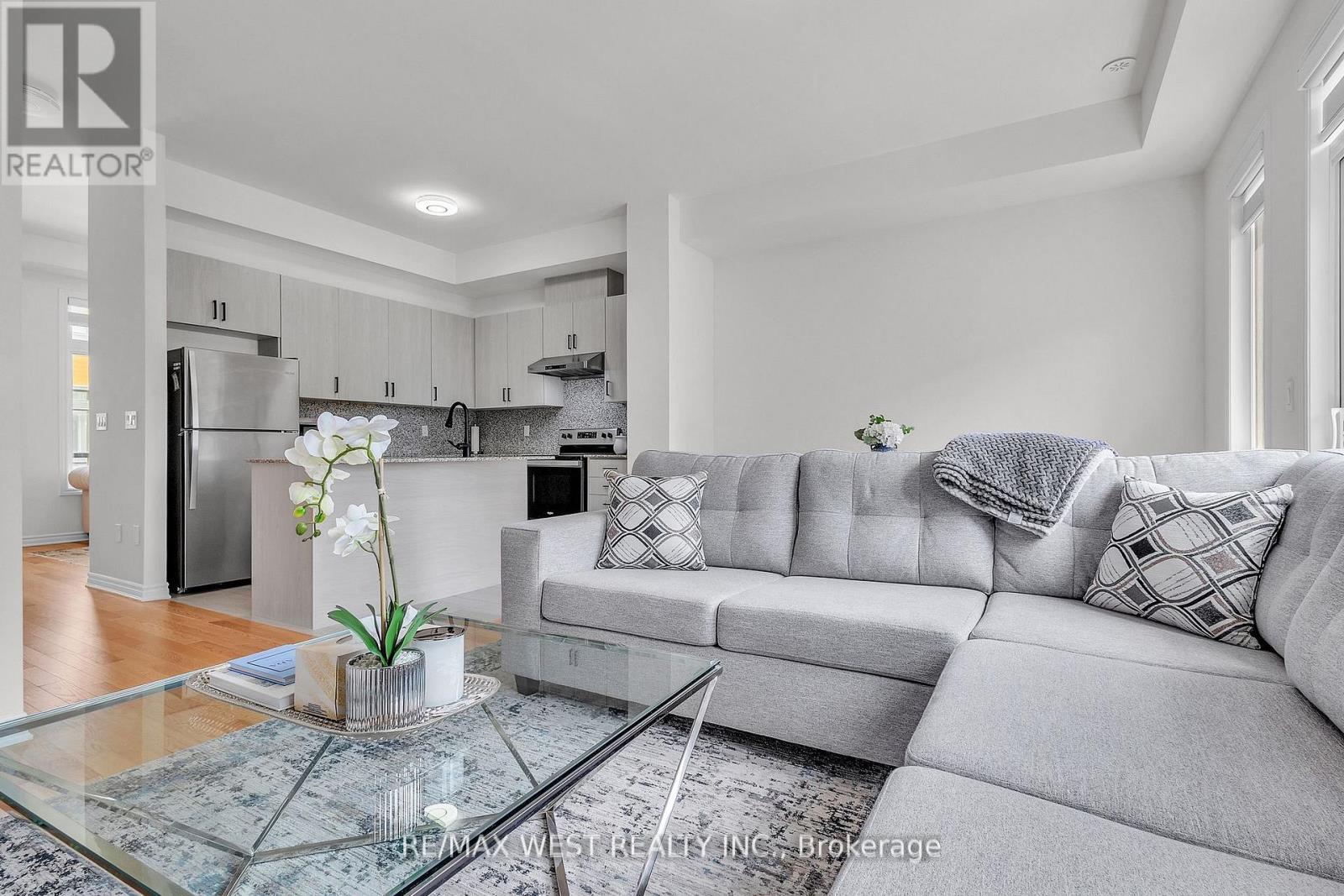 15 Quilico Road N, Vaughan, Ontario  L4H 5H1 - Photo 10 - N12400941