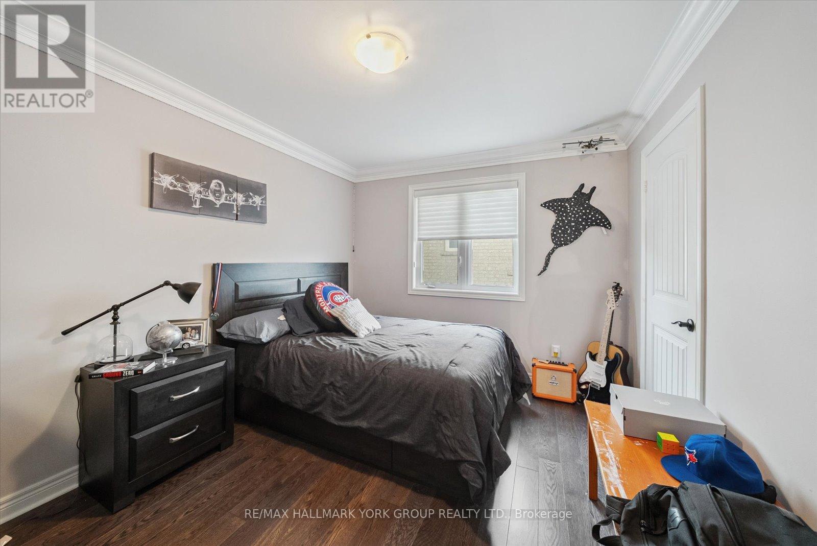 254 Meadowhawk Trail, Bradford West Gwillimbury (Bradford), Ontario  L3Z 0E9 - Photo 20 - N12401051