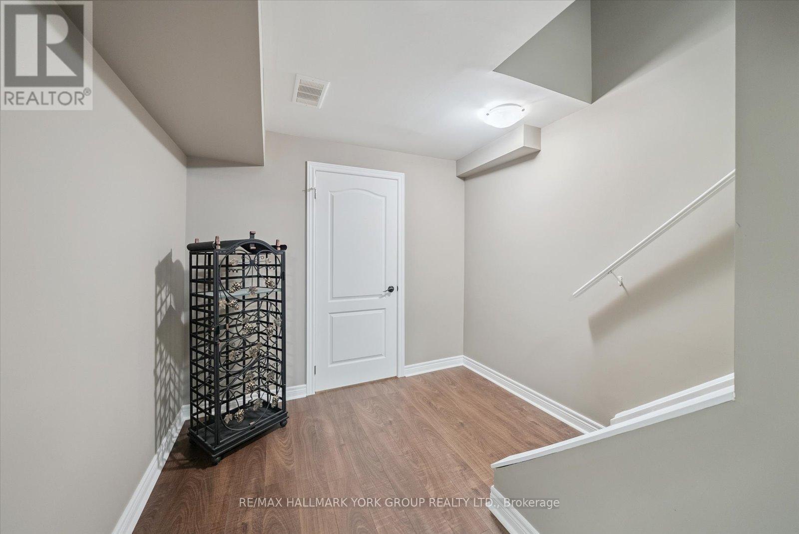 254 Meadowhawk Trail, Bradford West Gwillimbury (Bradford), Ontario  L3Z 0E9 - Photo 23 - N12401051