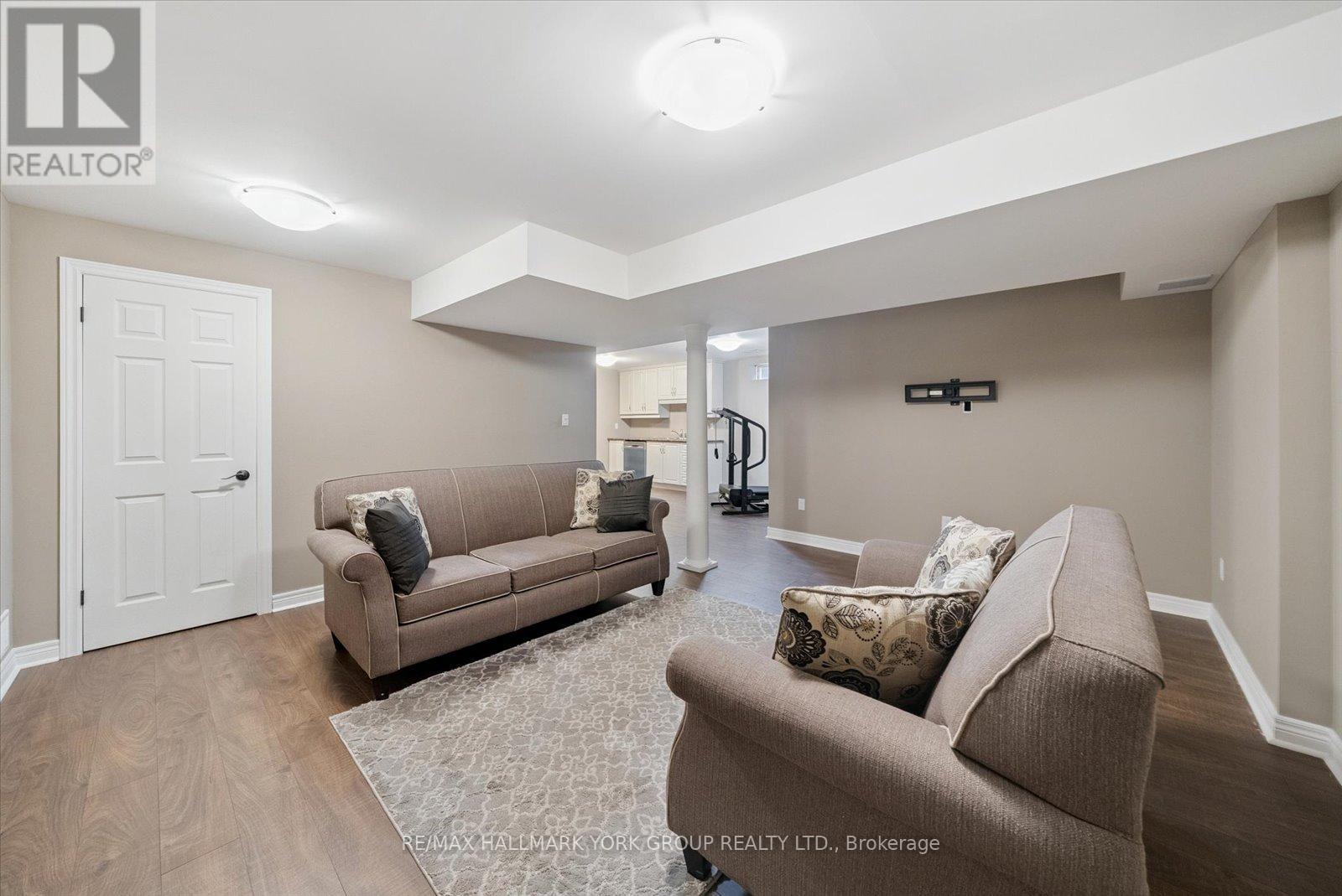 254 Meadowhawk Trail, Bradford West Gwillimbury (Bradford), Ontario  L3Z 0E9 - Photo 26 - N12401051