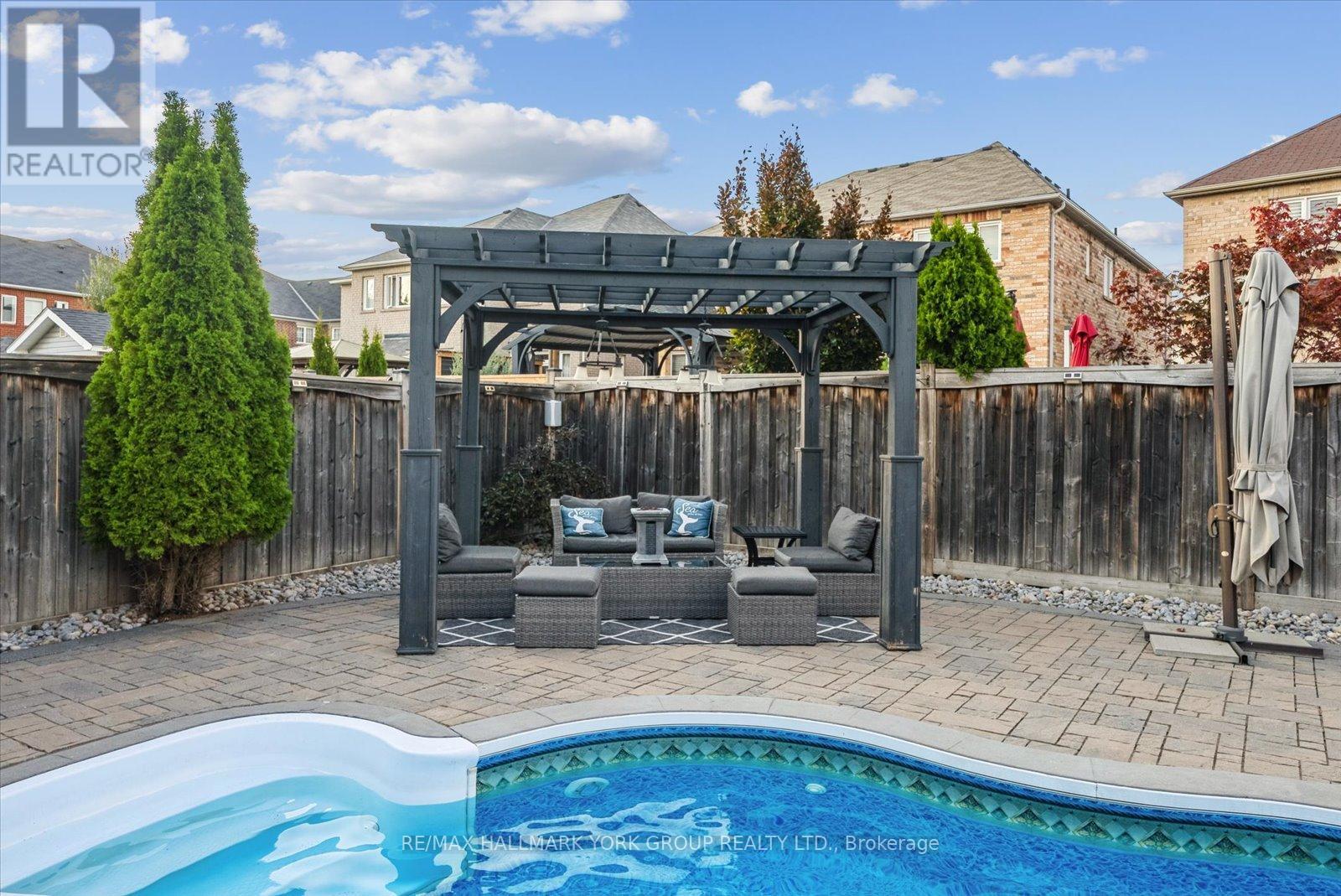 254 Meadowhawk Trail, Bradford West Gwillimbury (Bradford), Ontario  L3Z 0E9 - Photo 33 - N12401051