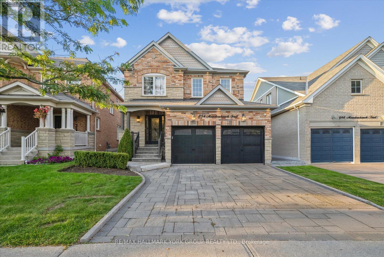 254 Meadowhawk Trail, Bradford West Gwillimbury (Bradford), Ontario  L3Z 0E9 - Photo 39 - N12401051