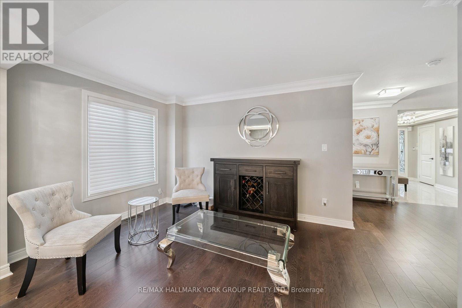 254 Meadowhawk Trail, Bradford West Gwillimbury (Bradford), Ontario  L3Z 0E9 - Photo 7 - N12401051
