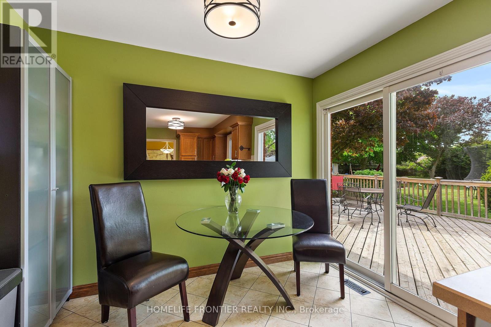40 Delta Crescent, East Gwillimbury, Ontario  L9N 1G4 - Photo 12 - N12401052