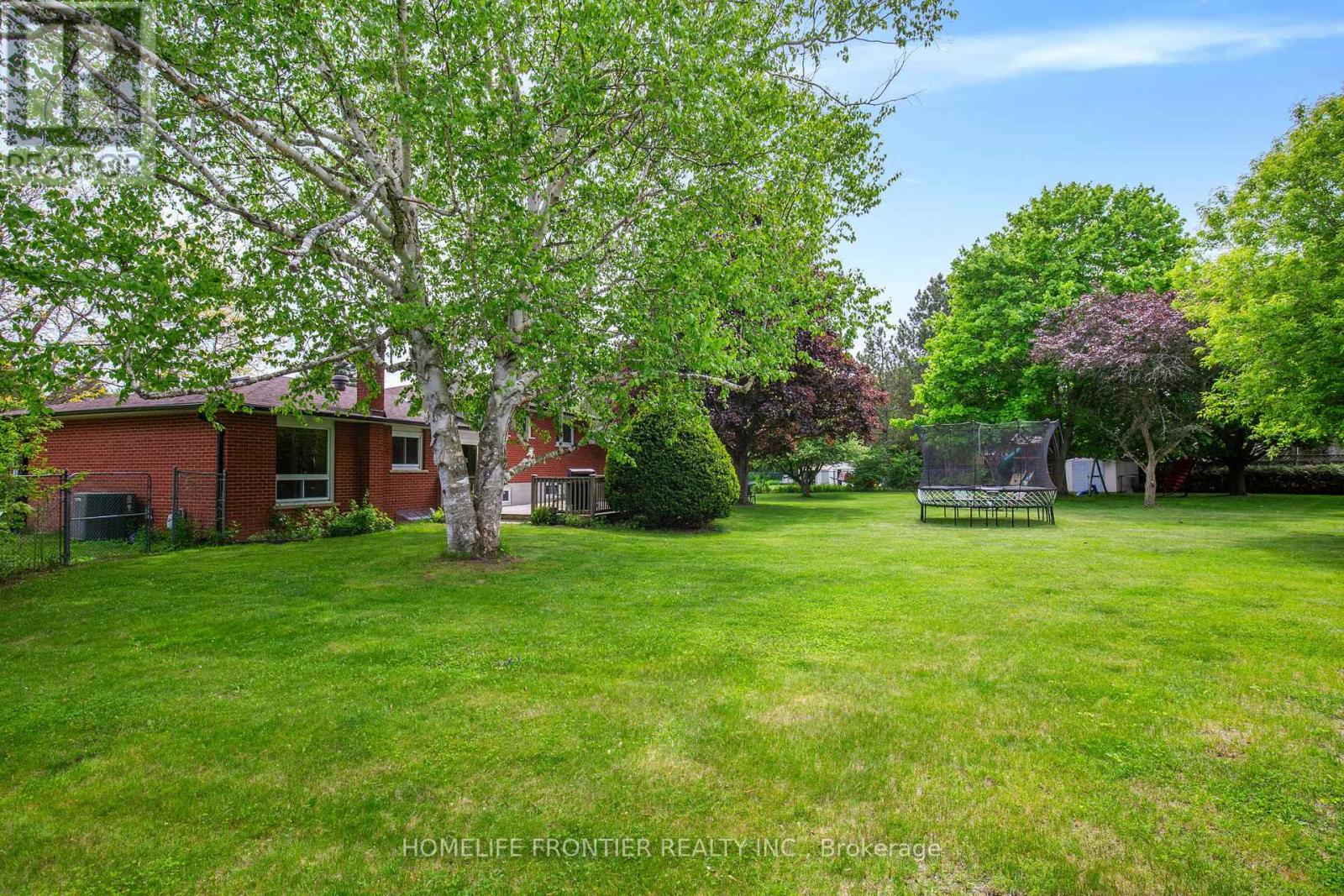 40 Delta Crescent, East Gwillimbury, Ontario  L9N 1G4 - Photo 32 - N12401052
