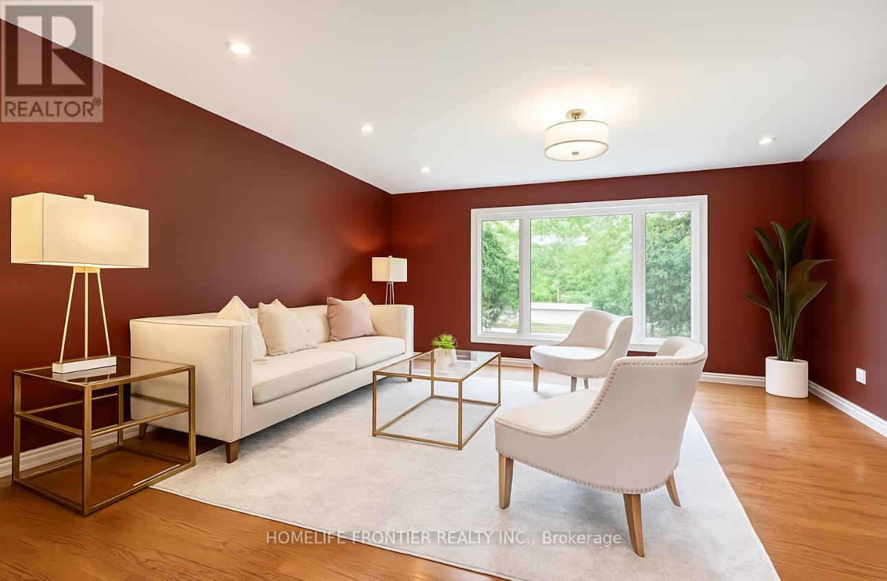 40 Delta Crescent, East Gwillimbury, Ontario  L9N 1G4 - Photo 6 - N12401052