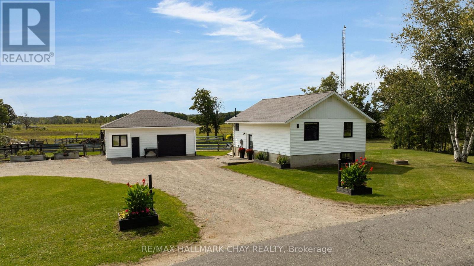 2514 St Amant Road, Severn, Ontario  L0K 2C0 - Photo 1 - S12401066