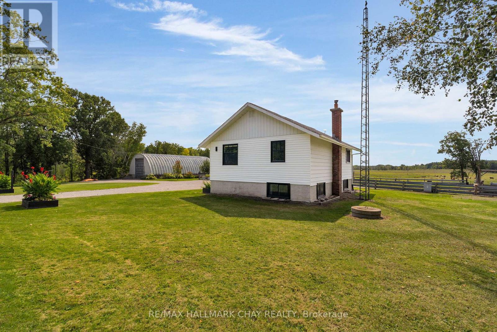 2514 St Amant Road, Severn, Ontario  L0K 2C0 - Photo 3 - S12401066