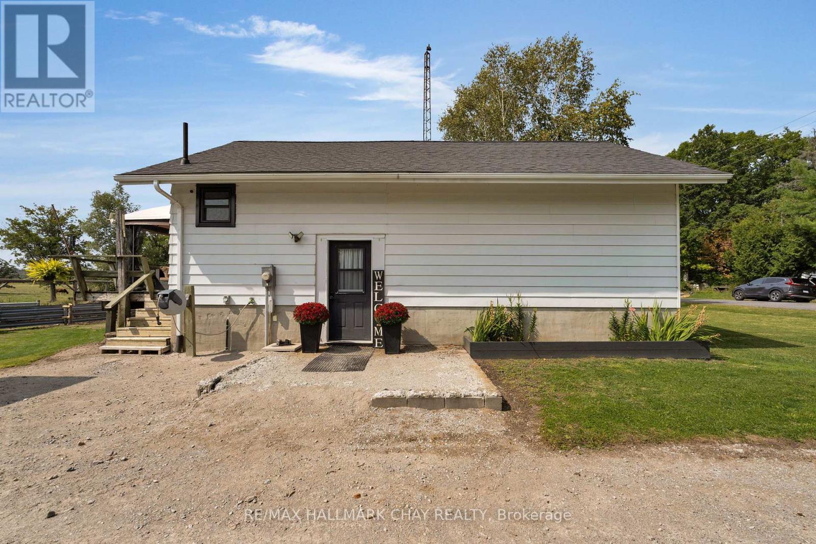 2514 St Amant Road, Severn, Ontario  L0K 2C0 - Photo 4 - S12401066