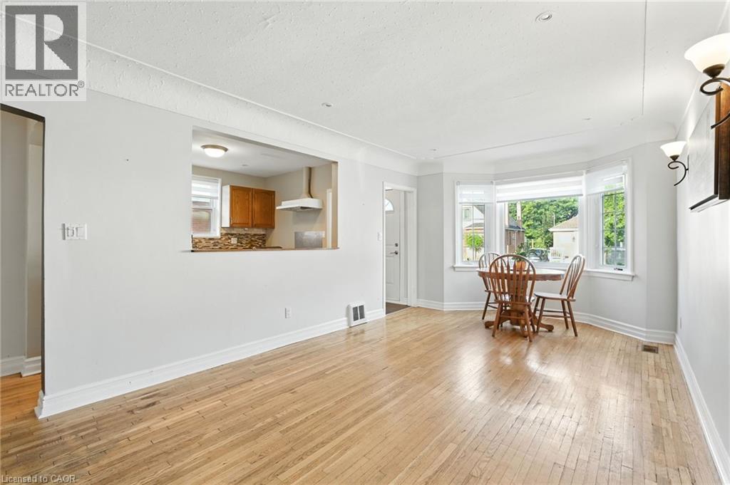 261 East 14th Street, Hamilton, Ontario  L9A 4B8 - Photo 10 - 40769339