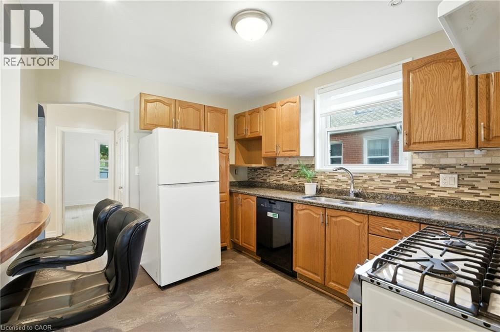 261 East 14th Street, Hamilton, Ontario  L9A 4B8 - Photo 13 - 40769339