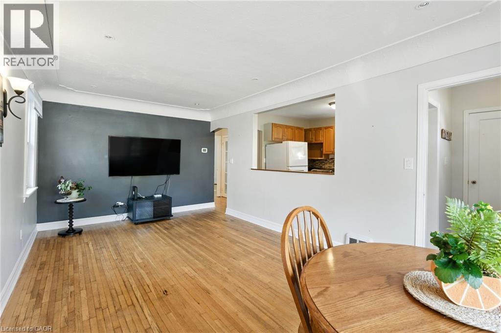 261 East 14th Street, Hamilton, Ontario  L9A 4B8 - Photo 8 - 40769339