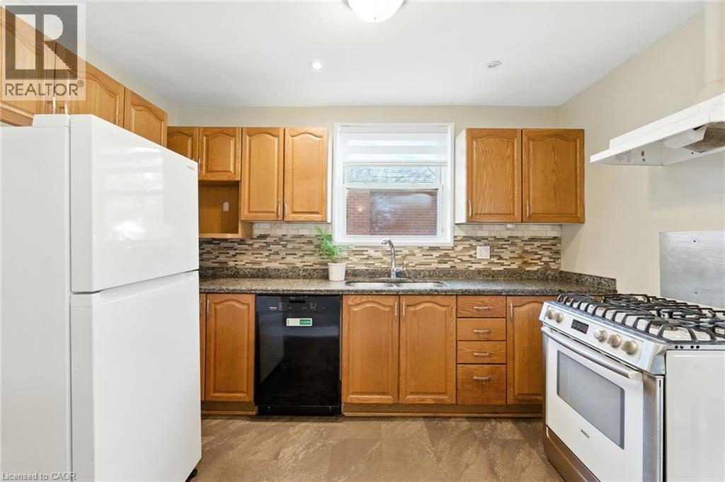 261 East 14th Street, Hamilton, Ontario  L9A 4B8 - Photo 14 - 40769339