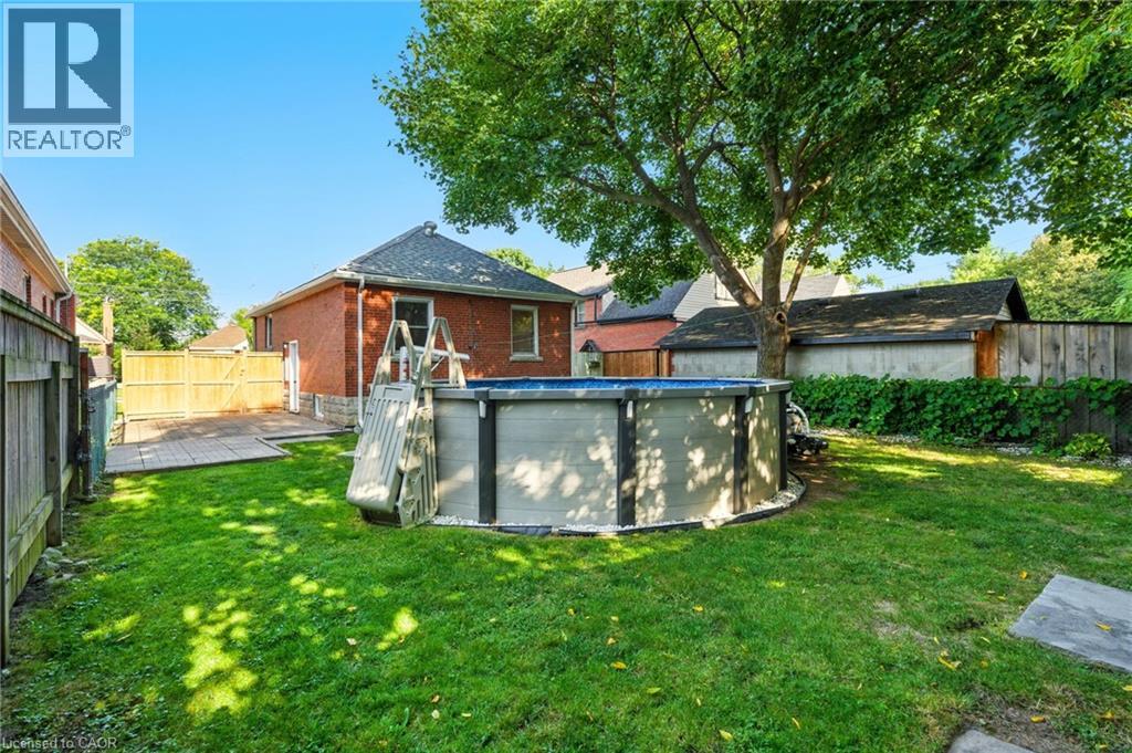 261 East 14th Street, Hamilton, Ontario  L9A 4B8 - Photo 32 - 40769339