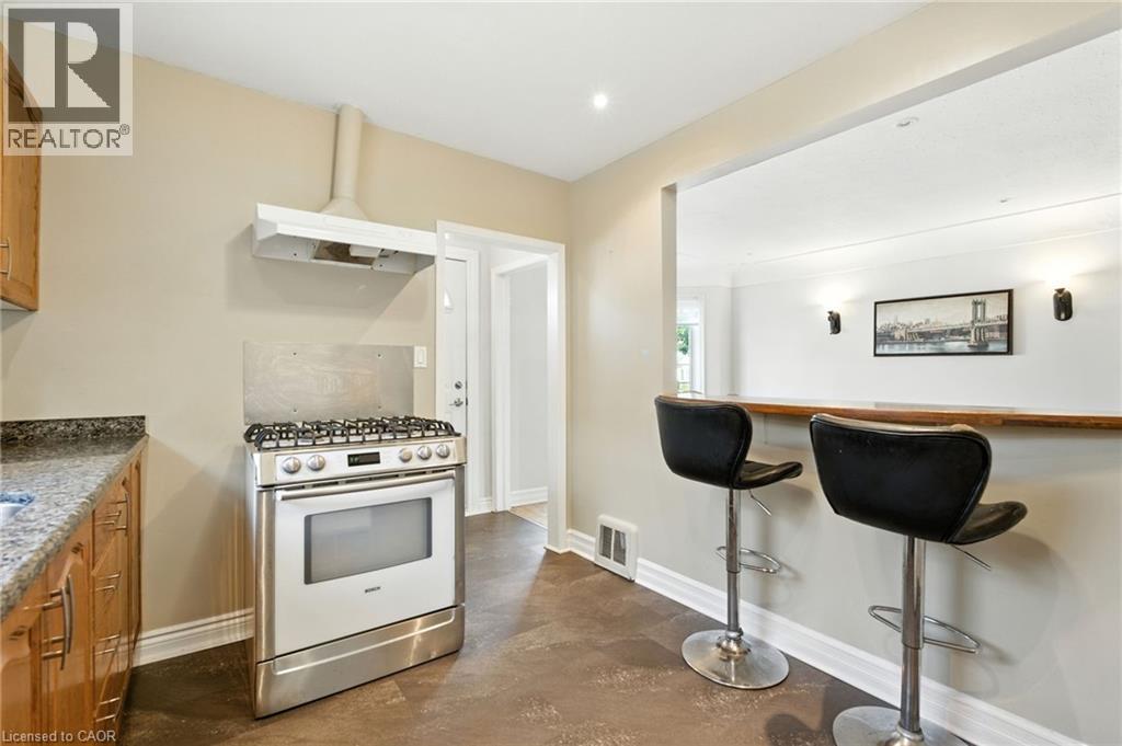 261 East 14th Street, Hamilton, Ontario  L9A 4B8 - Photo 17 - 40769339