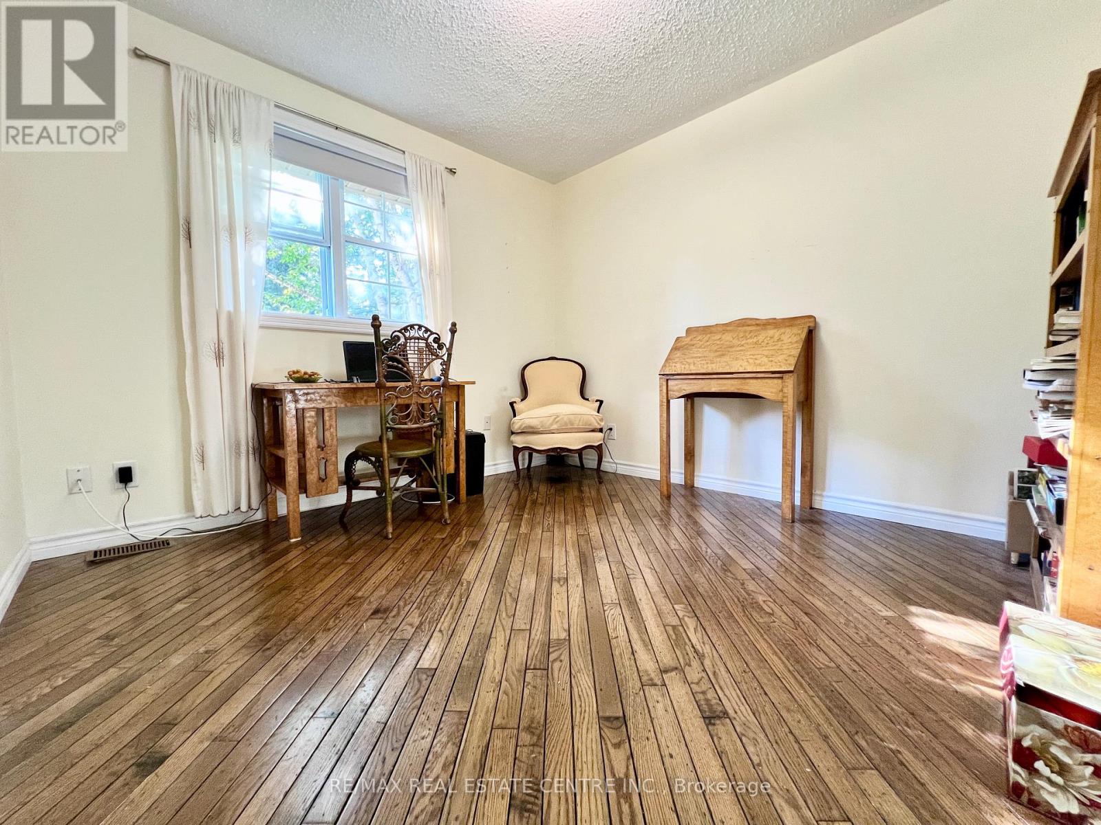 135 Christopher Avenue, Wasaga Beach, Ontario  L9Z 1S4 - Photo 15 - S12400030