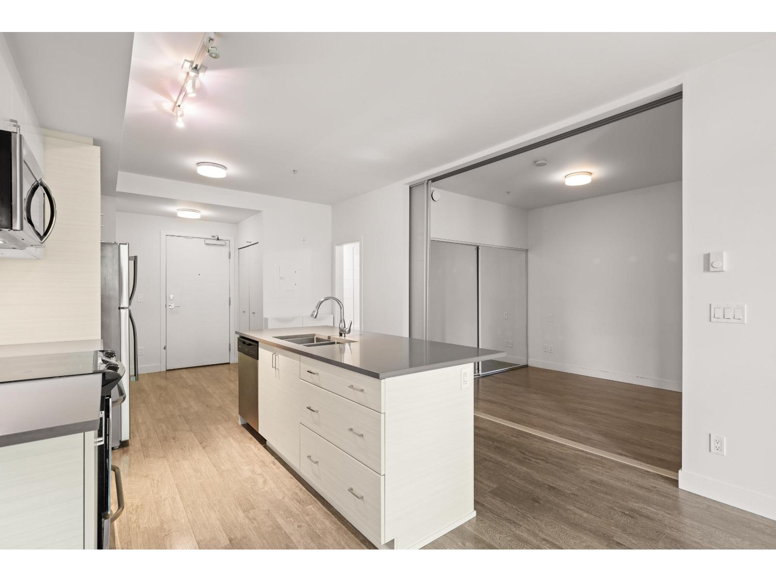 306 13919 Fraser Highway, Surrey, British Columbia  V3T 4E6 - Photo 8 - R3047103