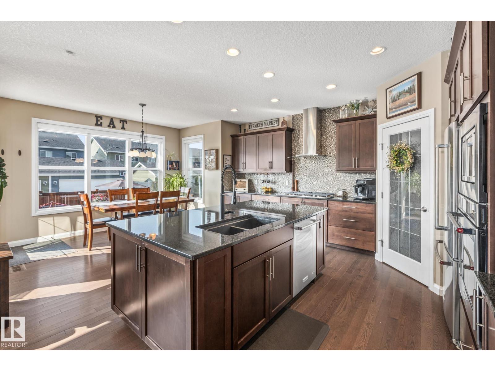 Property at 100 SHEPPARD WY image 4