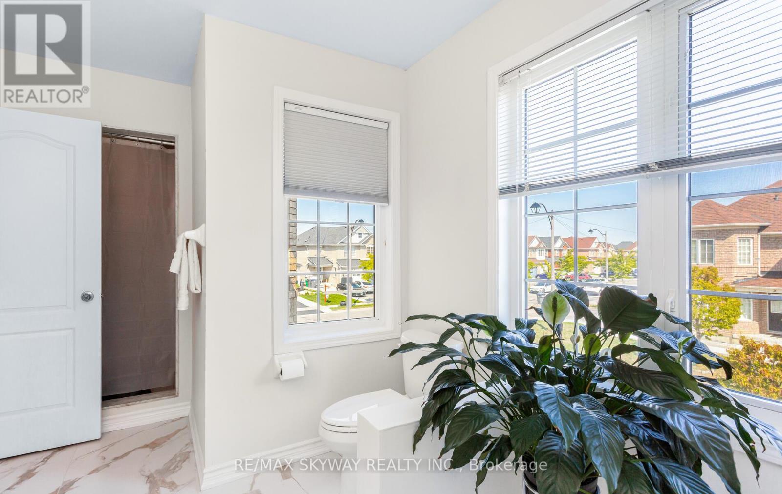 74 Magnificent Court, Brampton, Ontario  L6P 2T2 - Photo 31 - W12400969
