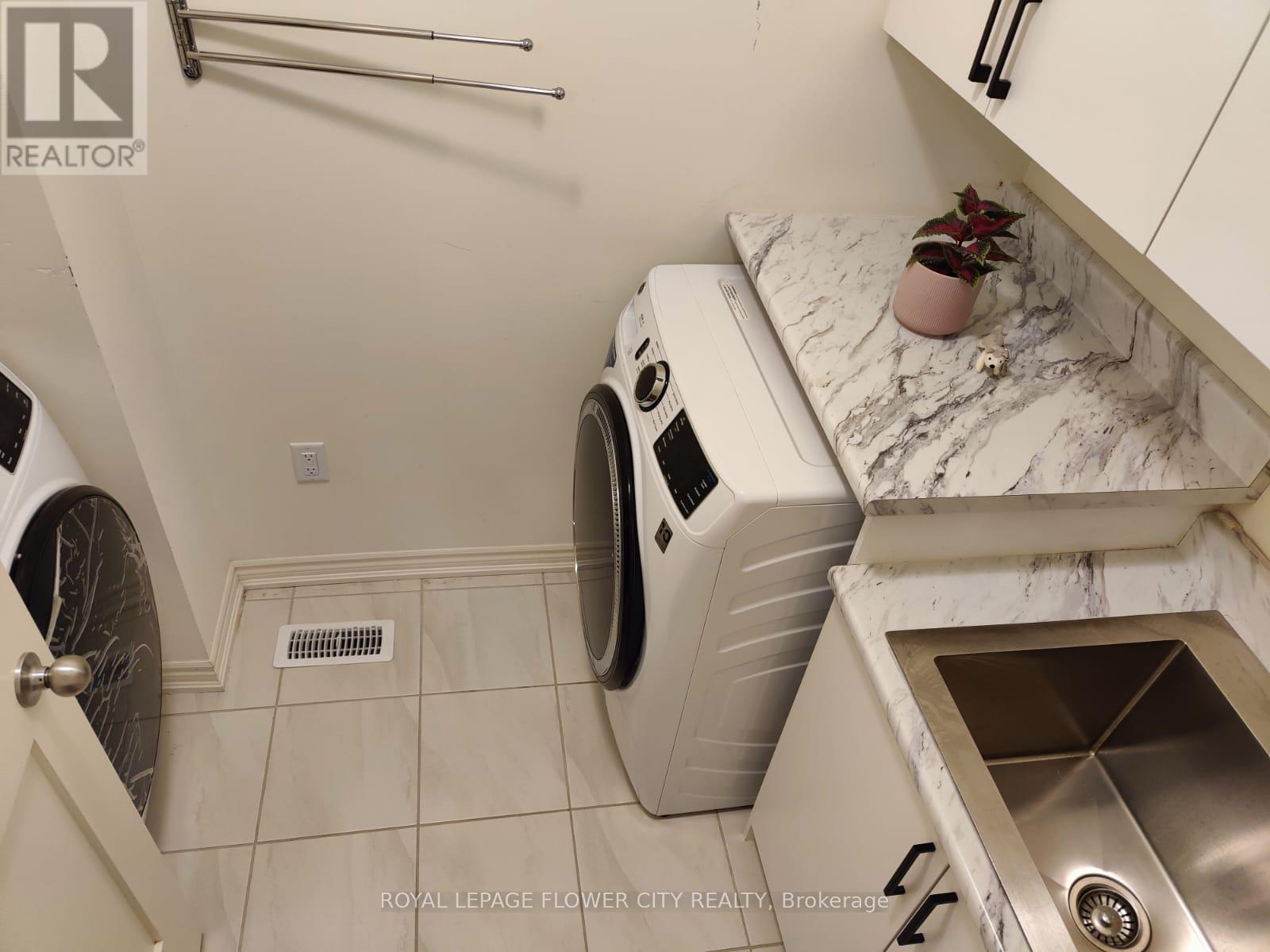360 Valleyway Drive, Brampton, Ontario  L6S 5S7 - Photo 19 - W12400979