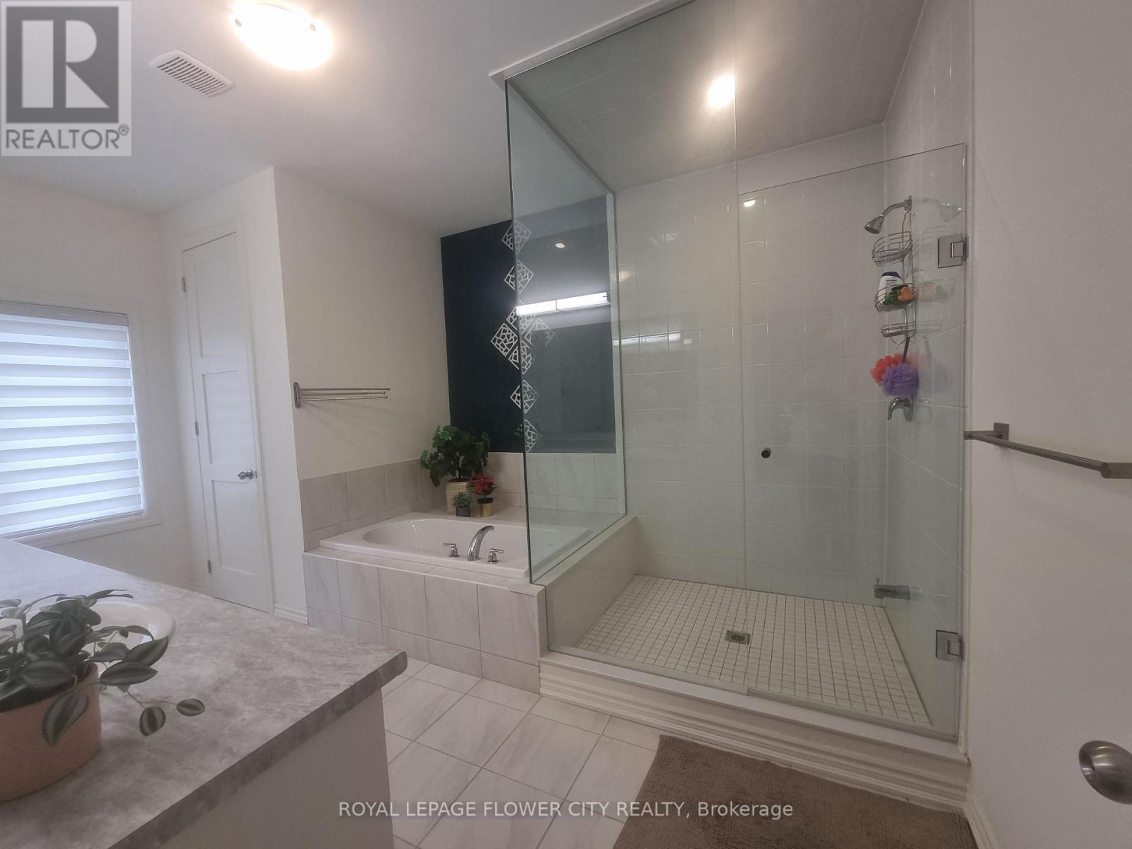 360 Valleyway Drive, Brampton, Ontario  L6S 5S7 - Photo 24 - W12400979