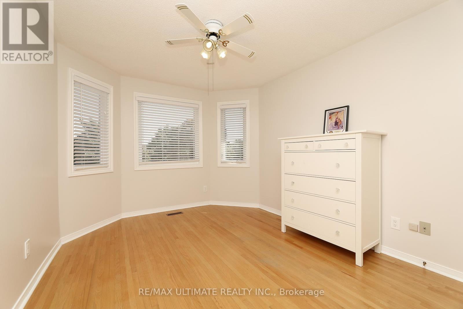 1169 Ewing Crescent, Mississauga, Ontario  L5V 1C1 - Photo 30 - W12400997