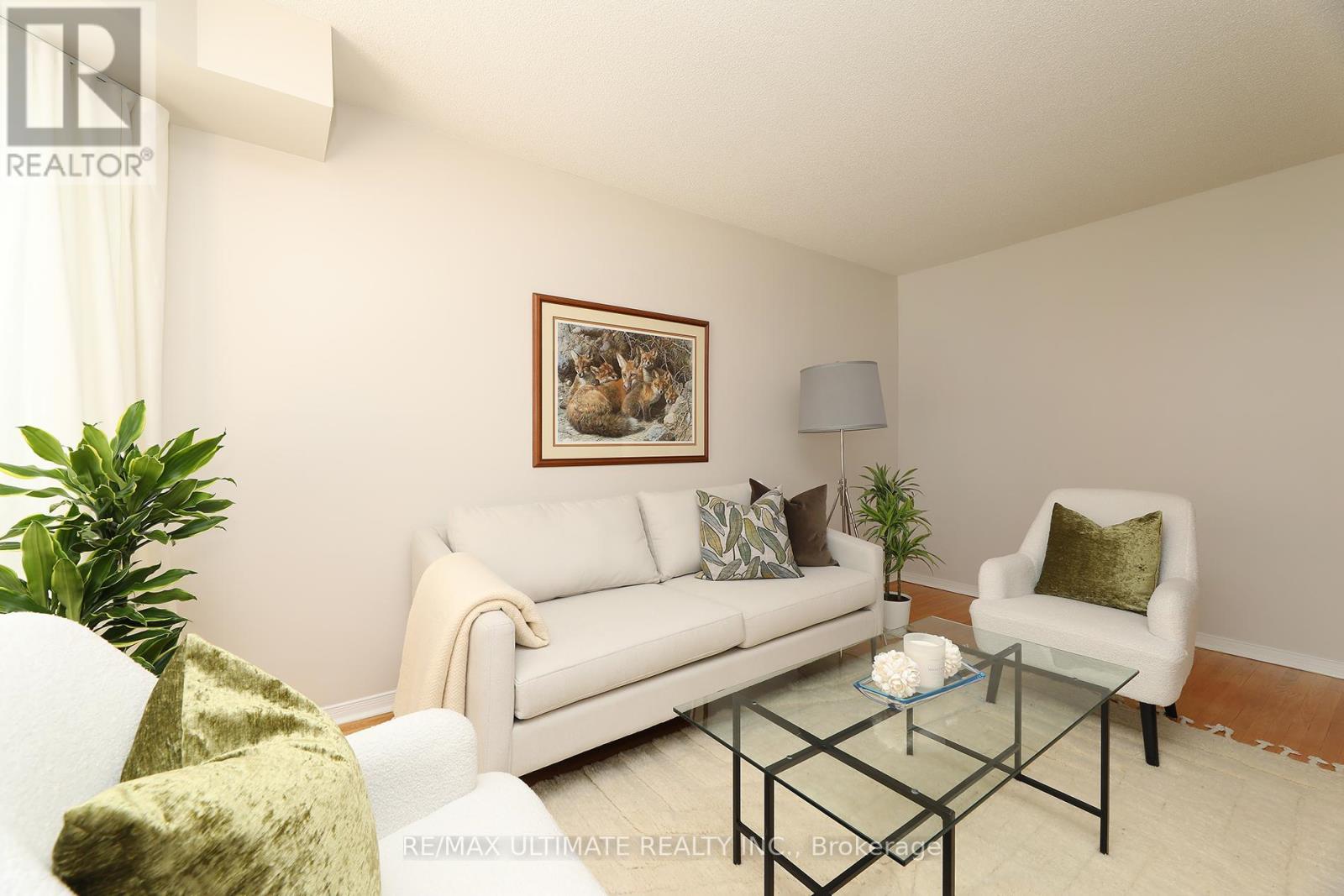 1169 Ewing Crescent, Mississauga, Ontario  L5V 1C1 - Photo 5 - W12400997