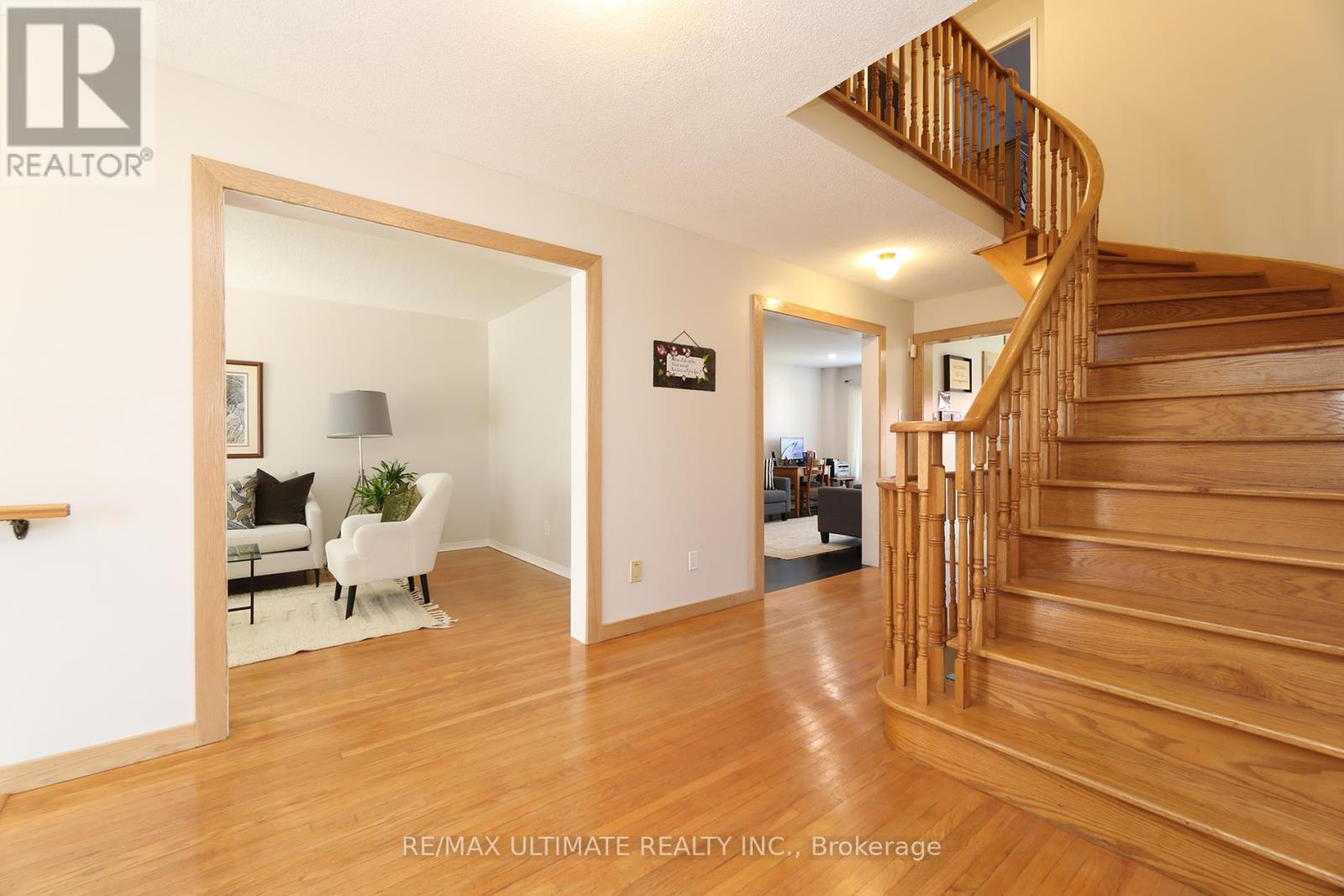 1169 Ewing Crescent, Mississauga, Ontario  L5V 1C1 - Photo 8 - W12400997