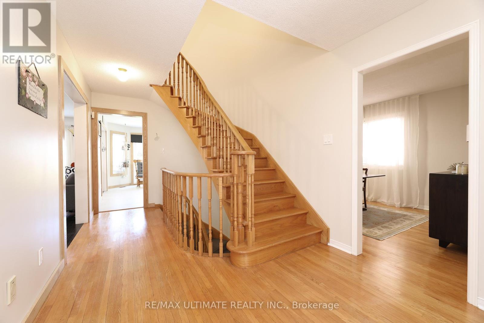 1169 Ewing Crescent, Mississauga, Ontario  L5V 1C1 - Photo 9 - W12400997
