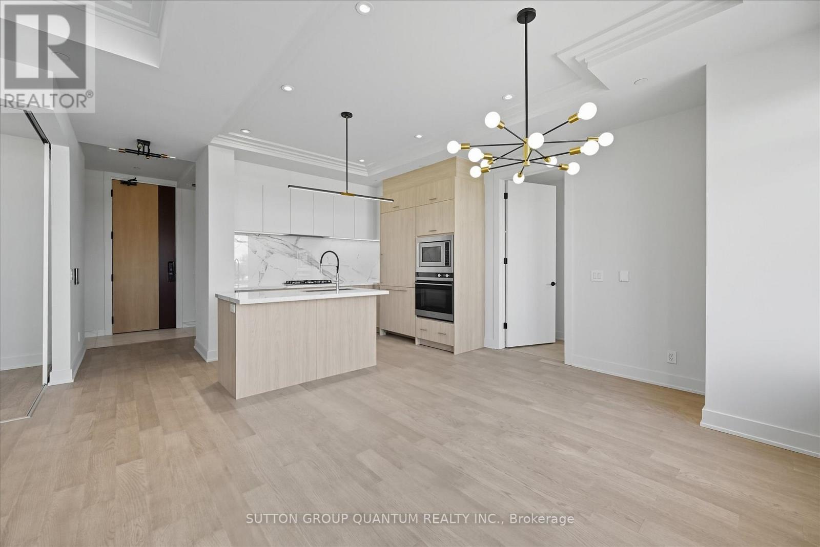 409 - 123 Maurice Drive, Oakville, Ontario  L6K 2W6 - Photo 9 - W12401000