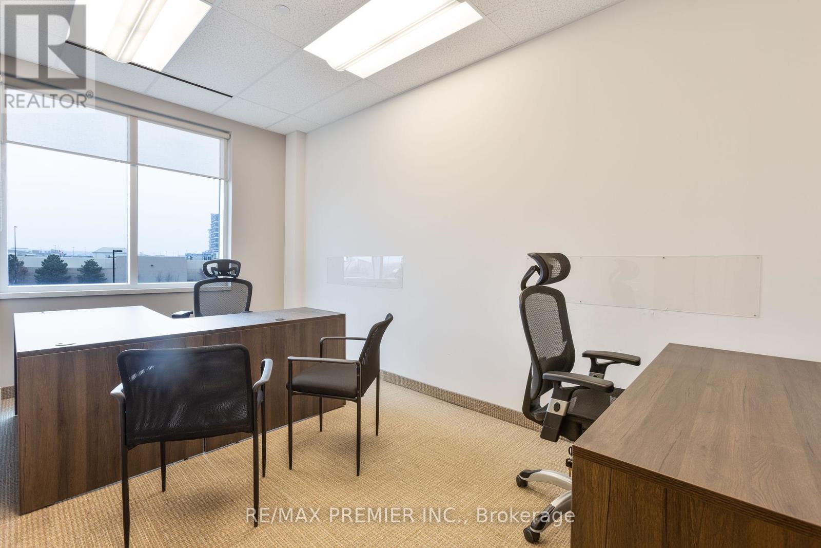 301-B - 231 Oak Park Boulevard, Oakville, Ontario  L6H 6M4 - Photo 6 - W12401034