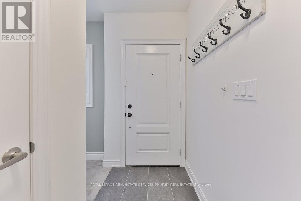 10 - 2160 Trafalgar Road W, Oakville, Ontario  L6H 7H2 - Photo 4 - W12401065