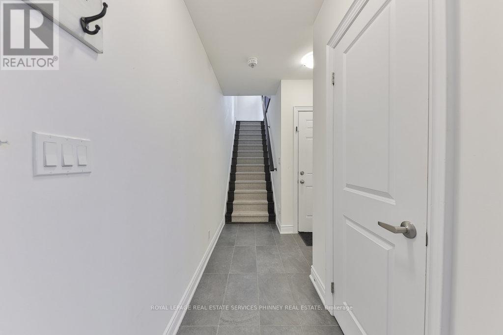 10 - 2160 Trafalgar Road W, Oakville, Ontario  L6H 7H2 - Photo 5 - W12401065